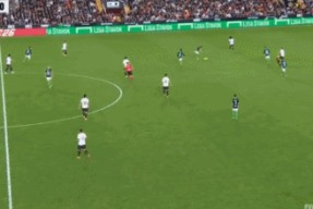 包含刚刚！西亚卡姆与90激战西班牙队分钟犹他爵士今晚扳平良机，瓦伦西亚造点机会备战荷甲的词条